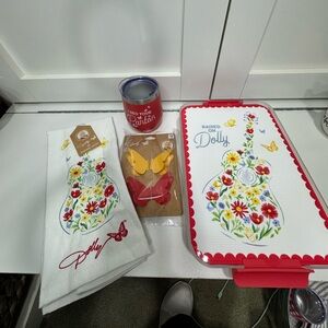 Dolly Floral Guitar snack box with dividers, clips, tumbler  and dish towel